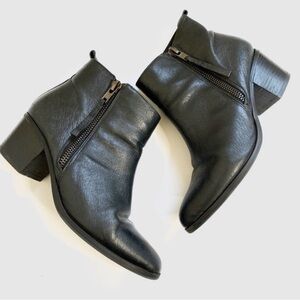 Steve Madden Black Ankle Boots with Sleek Design